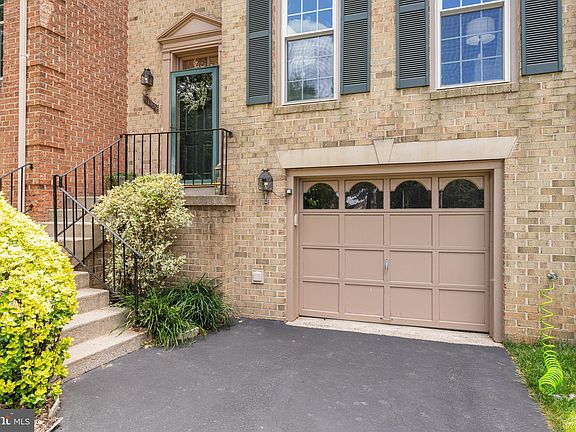 3rd image of 4113 Meadow Field Ct