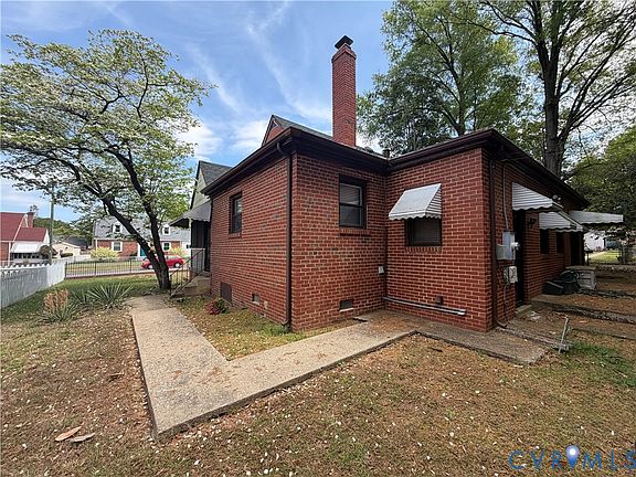 3rd image of 208 Winber Dr