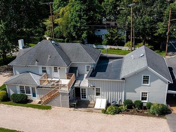4th image of 55 Skunk Ln