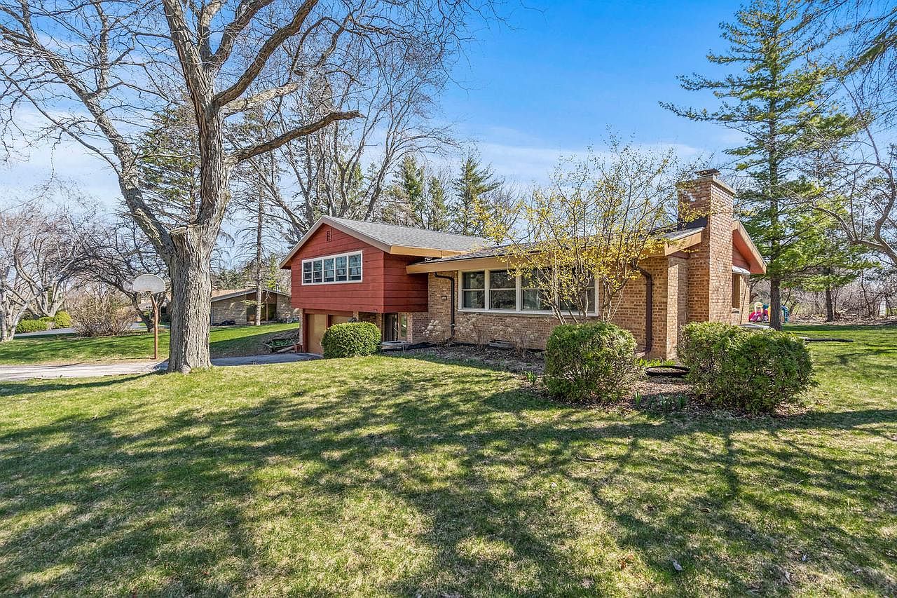2440 Alta Louise PARKWAY, Brookfield, WI 53045 Zillow