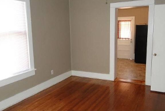 2nd image of 604 N Pine St APT 2