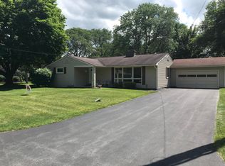 106 Burlington Dr, Manlius, NY 13104