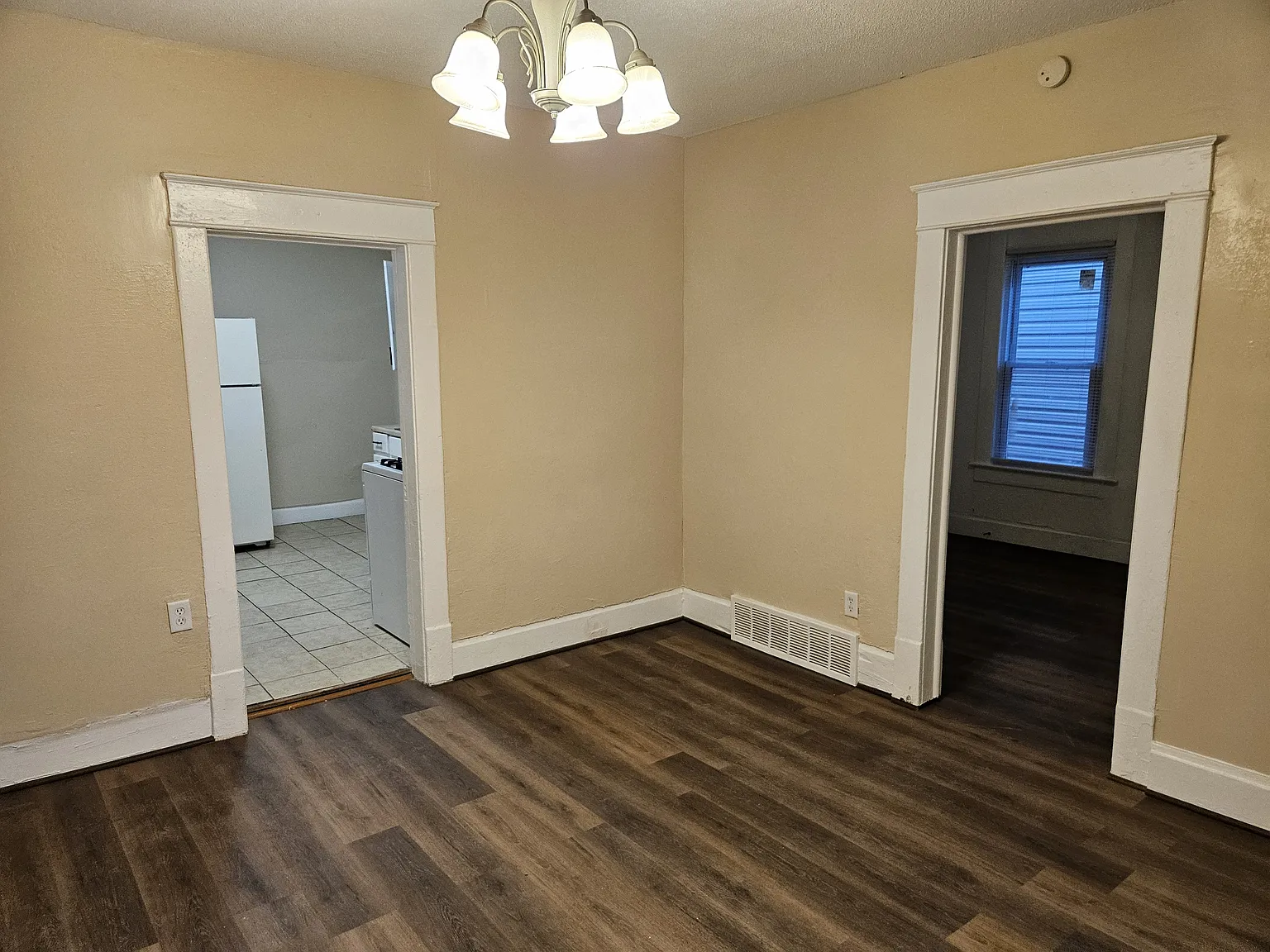 3 bed, 1012 sqft, $1,400 — Photo 4