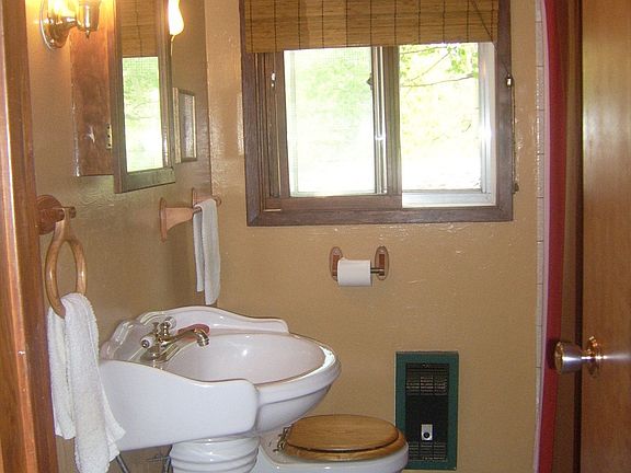 3rd image of 40 Sleepy Hollow Ln
