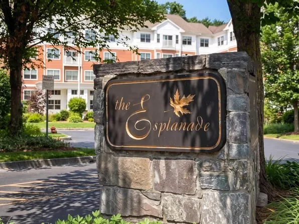 250 Main St Unit 108B, Hudson, MA 01749