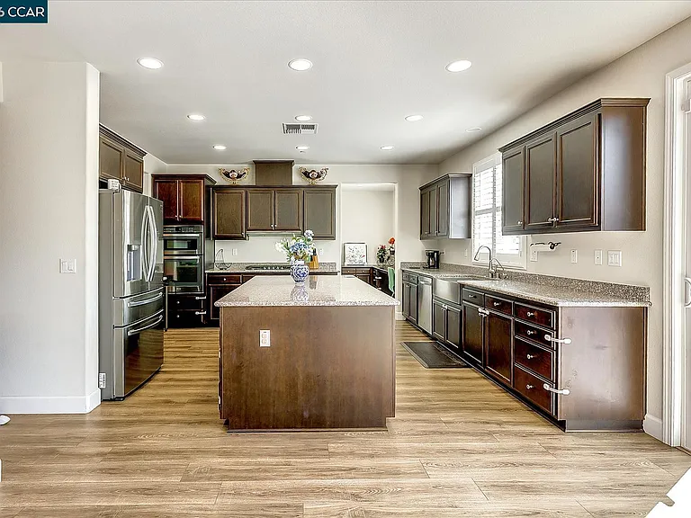 582 Mandevilla Dr — Photo 11
