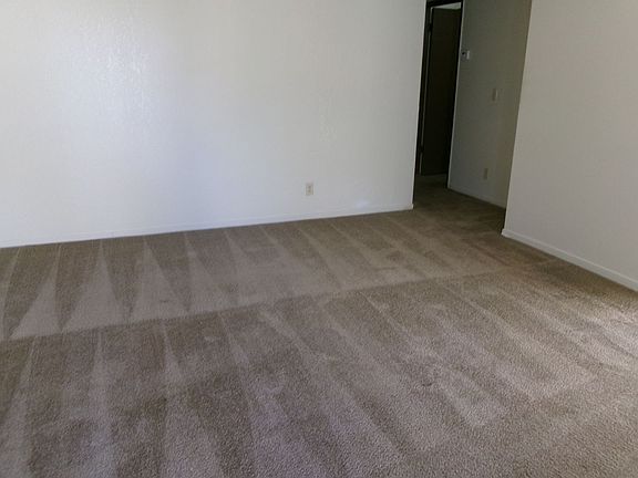 3rd image of 3140-42 Wentworth Dr #44
