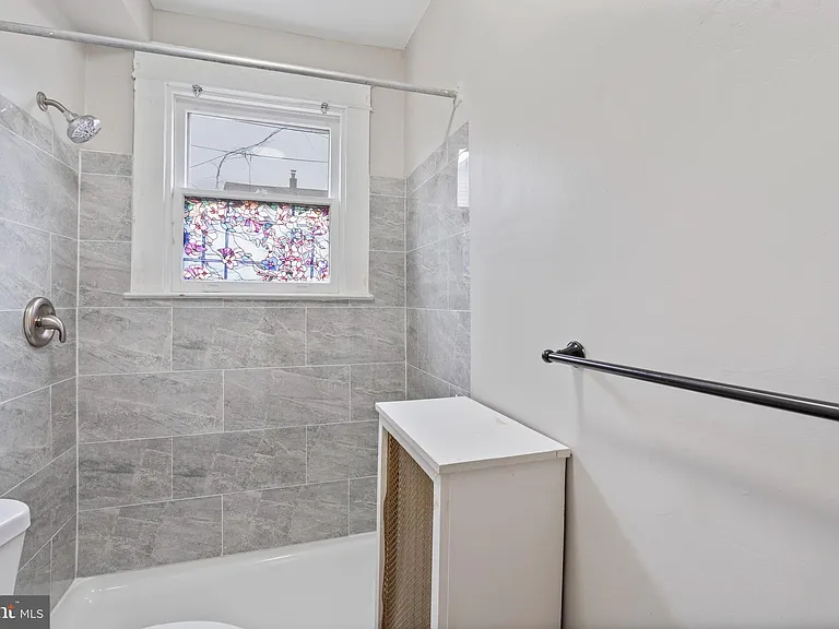 639 Plymouth Rd — Photo 15