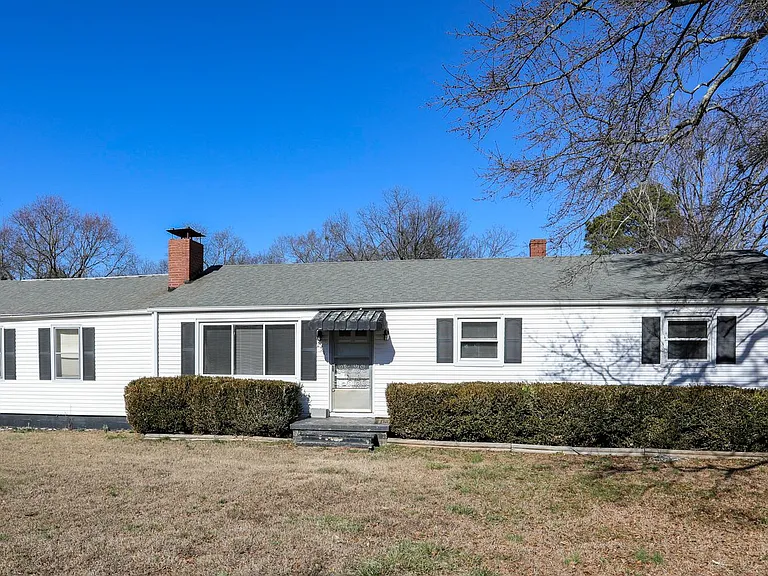 251 Anderson Dr — Photo 1
