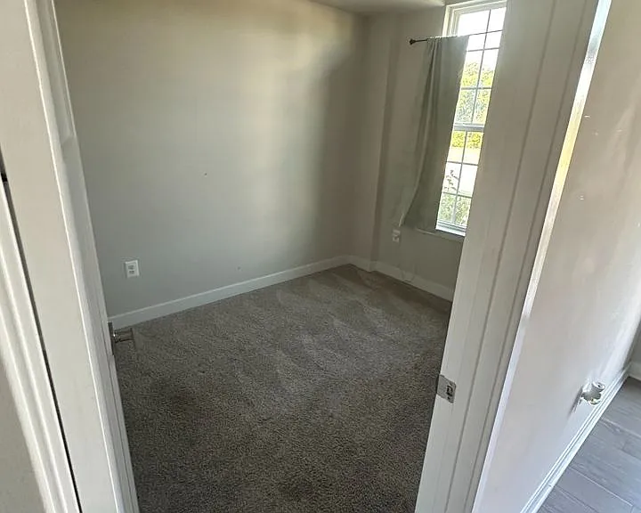1006 Alum Spring Rd — Photo 6