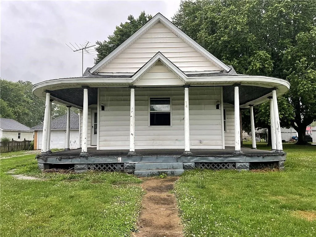74 S Main St photo 1