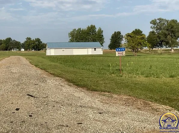 4415 NE Croco Rd, Topeka, KS 66617