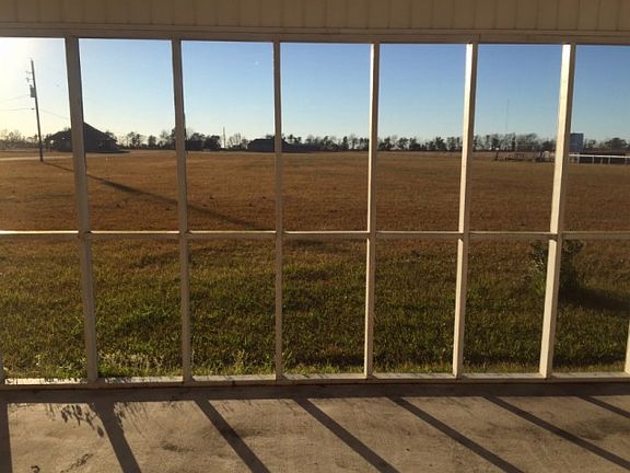 3rd image of 4020 Doland Dr