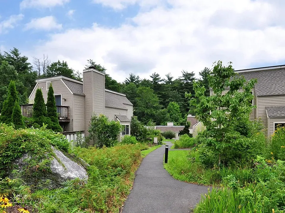 54 Library Ln #54
