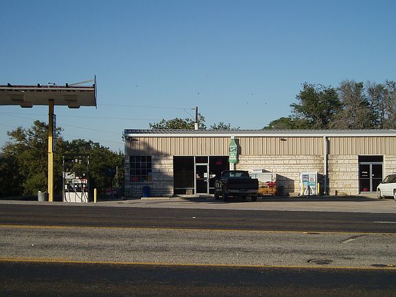 3rd image of 2237 E Highway 190