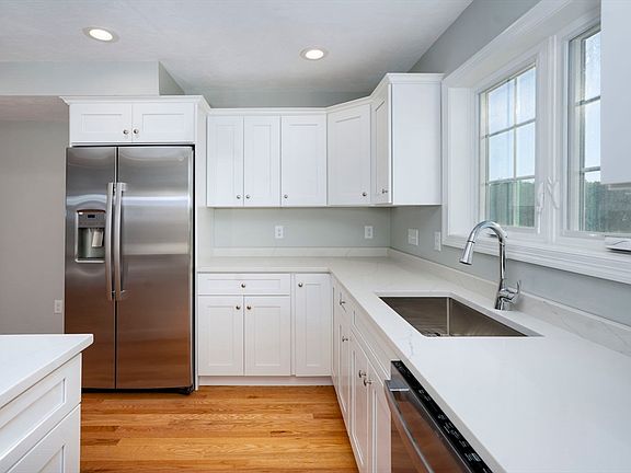 4th image of 719 S Franklin St #F