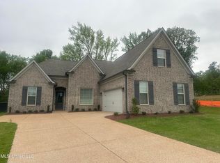 1691 Benton Dr, Nesbit, MS 38651