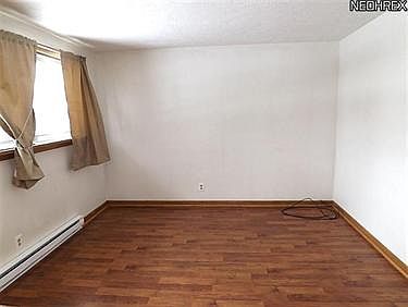 4th image of 369 Eastlawn St