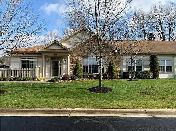 153 Stonegate Blvd, Hermitage, PA 16148