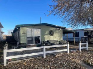 621 Frontier Ln, North Platte, NE 69101