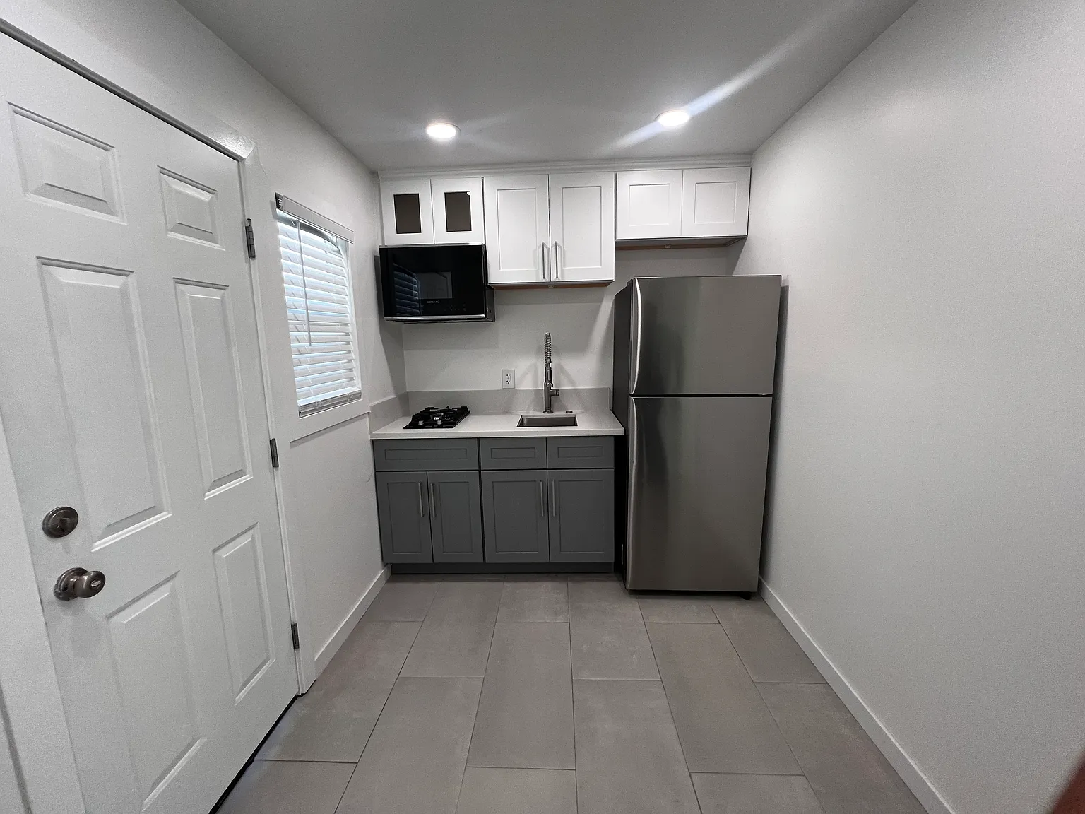Studio, 435 sqft, $1,650 — Photo 1
