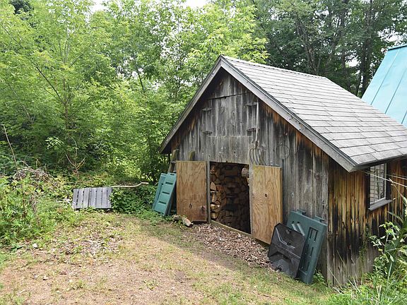 2nd image of 504 Hardscrabble Road