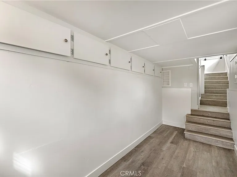 541 Oak St — Photo 17