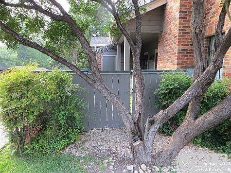 3rd image of 4 Chapel Hill Cir