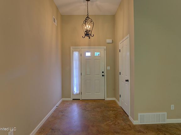 3rd image of 6272 Kingsview Dr