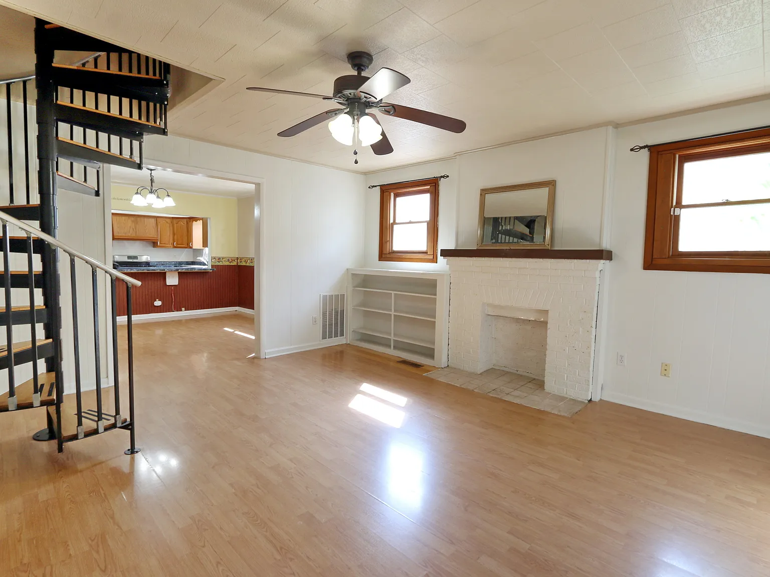 2 bed, 1646 sqft, $1,400 — Photo 2