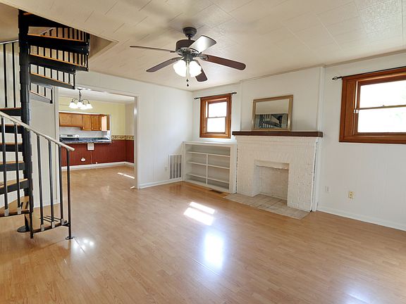 2nd image of 5212 Washington Ave SE