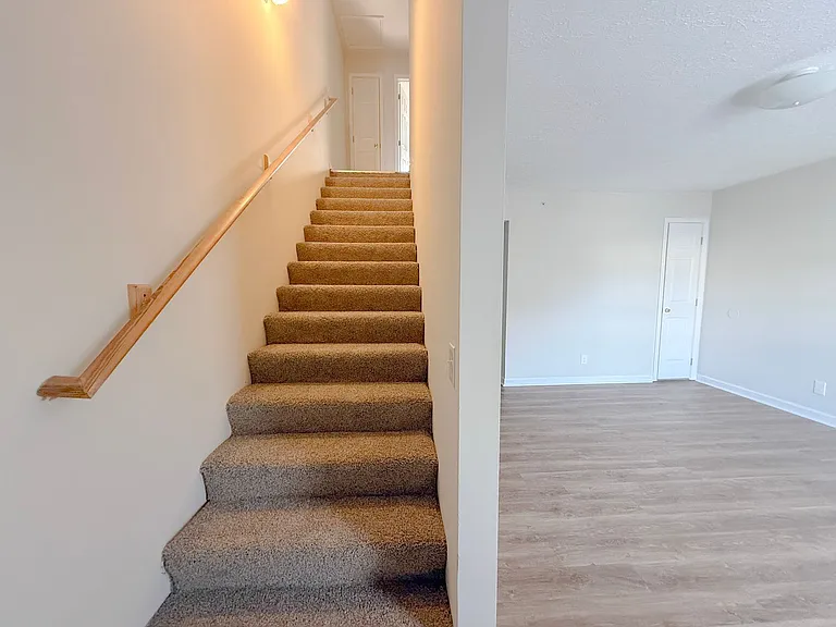 1320 Carolina Ave — Photo 4