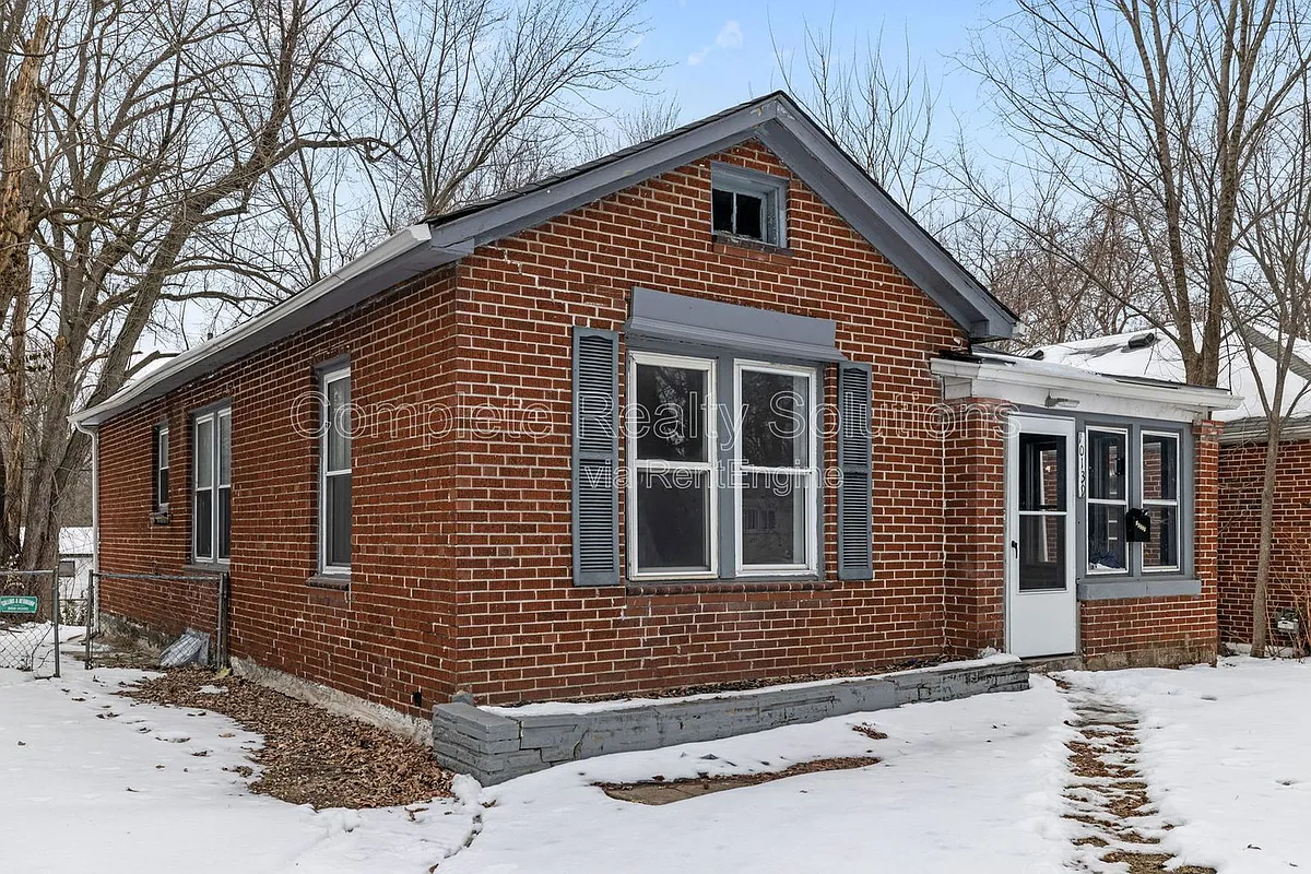Building Photo - 10139 Royal Dr