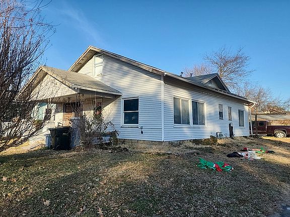 2nd image of 523 S Independence St