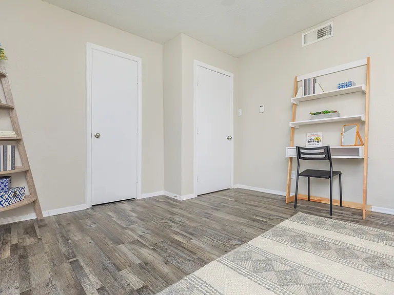 Blakely Apartments — Photo 66