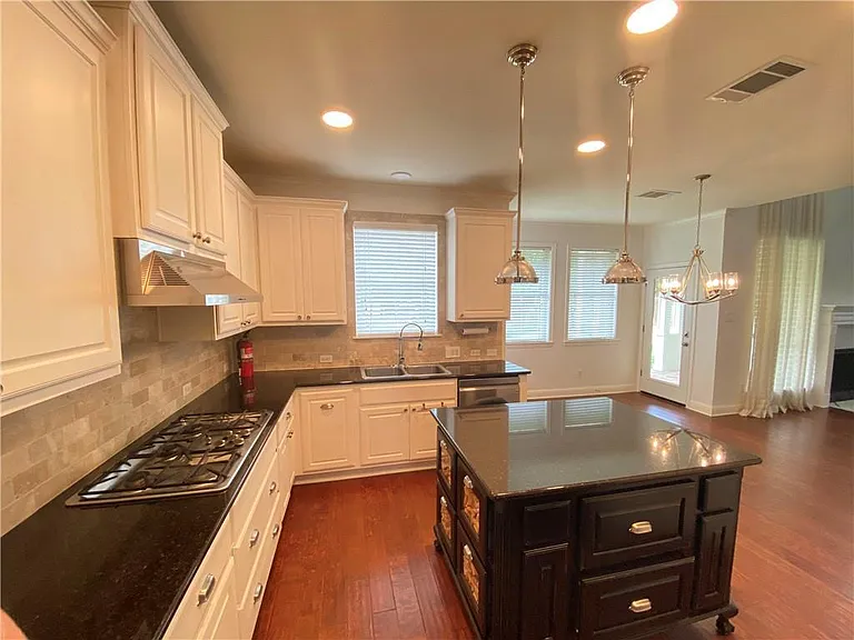 7424 Jaborandi Dr — Photo 6