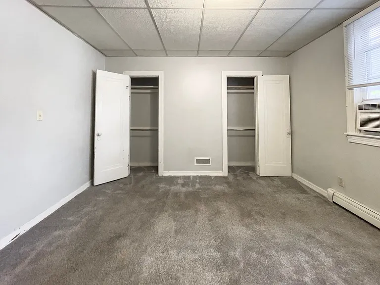 Preleasing For August! Close To Campus — Photo 8