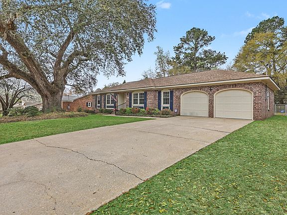 4th image of 8465 Yorkshire Ln