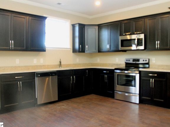 5th image of 102 Kingsdale Ct