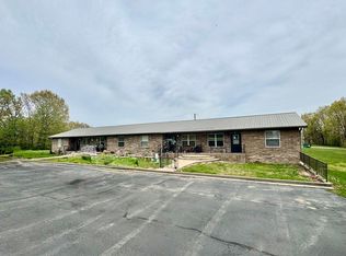 9325 Hopper Ln, Mountain Grove, MO 65711