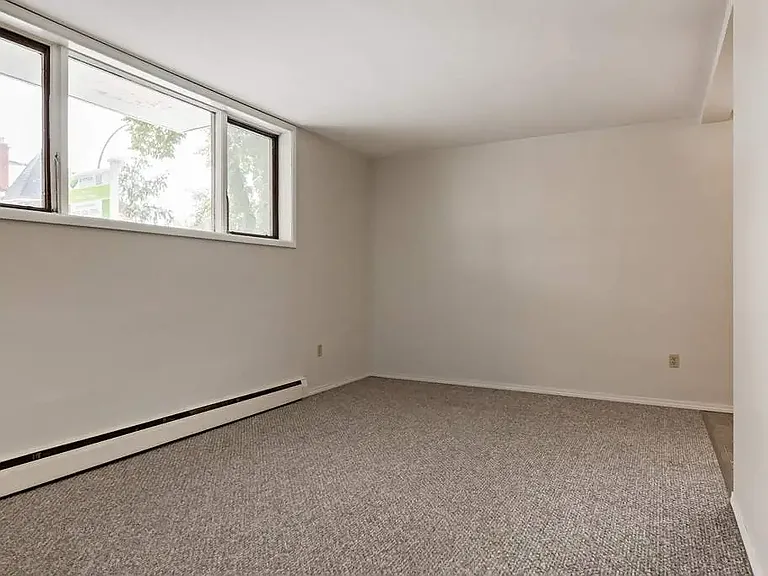 535 Belfast St SE — Photo 12