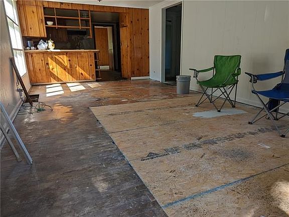 2nd image of 4946 Oak Ave