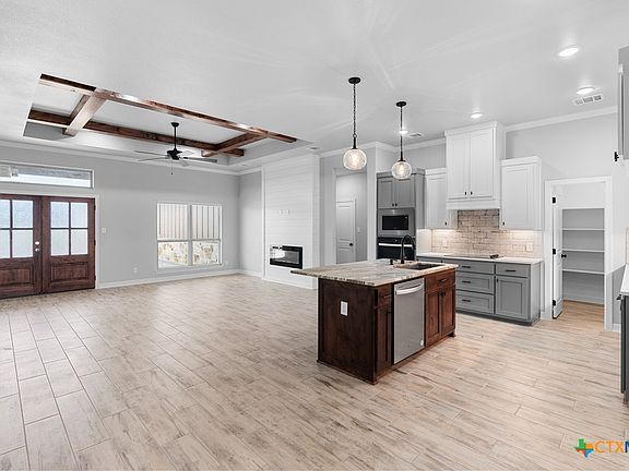 3rd image of 132 Chantry Ln