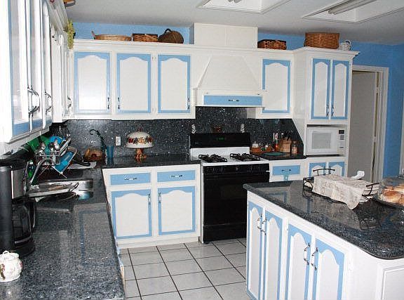 3rd image of 2545 Yuma Ave
