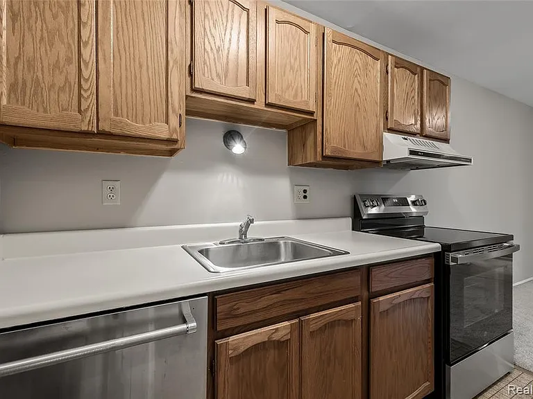 803 Plate St #207 — Photo 8