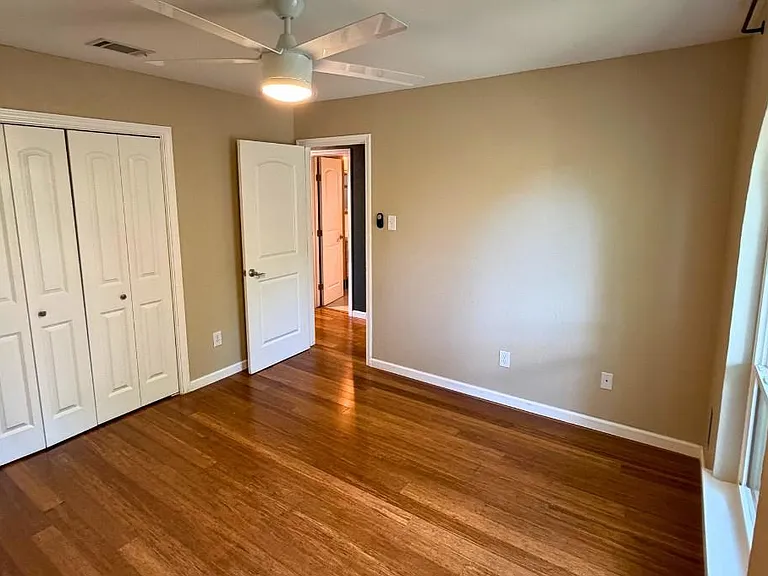 11207 Terrace Bluff Dr — Photo 18