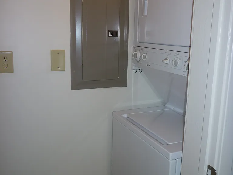 401 10th St NW #A103 — Photo 6