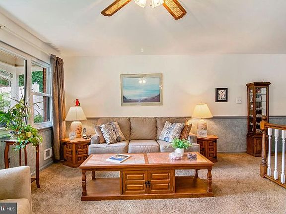 5th image of 12804 Longfellow Ct