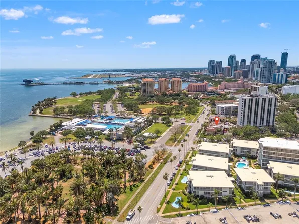 920 N Shore Dr NE, Saint Petersburg, FL 33701