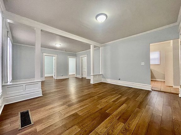 3rd image of 538 Fremont Ave NW #2-871